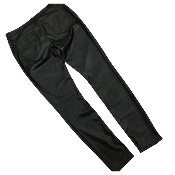 BLANK NYC - Vegan Leather Skinny in Blacked Out - 30 - Picture 5 of 16